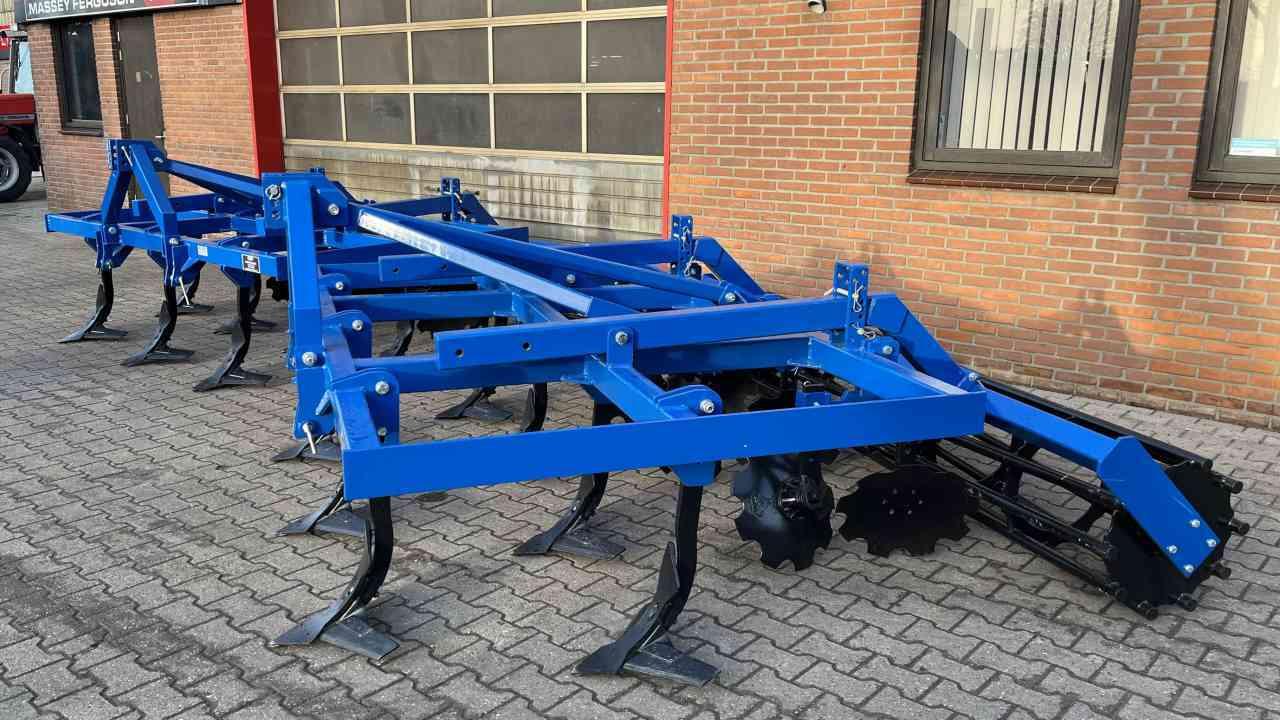 STP RKW 3 Vleugelschaar cultivator pakkerrol grondbewerking - Grubber: das Bild 4 STP RKW 3 Vleugelschaar cultivator pakkerrol grondbewerking - Grubber: das Bild 4
