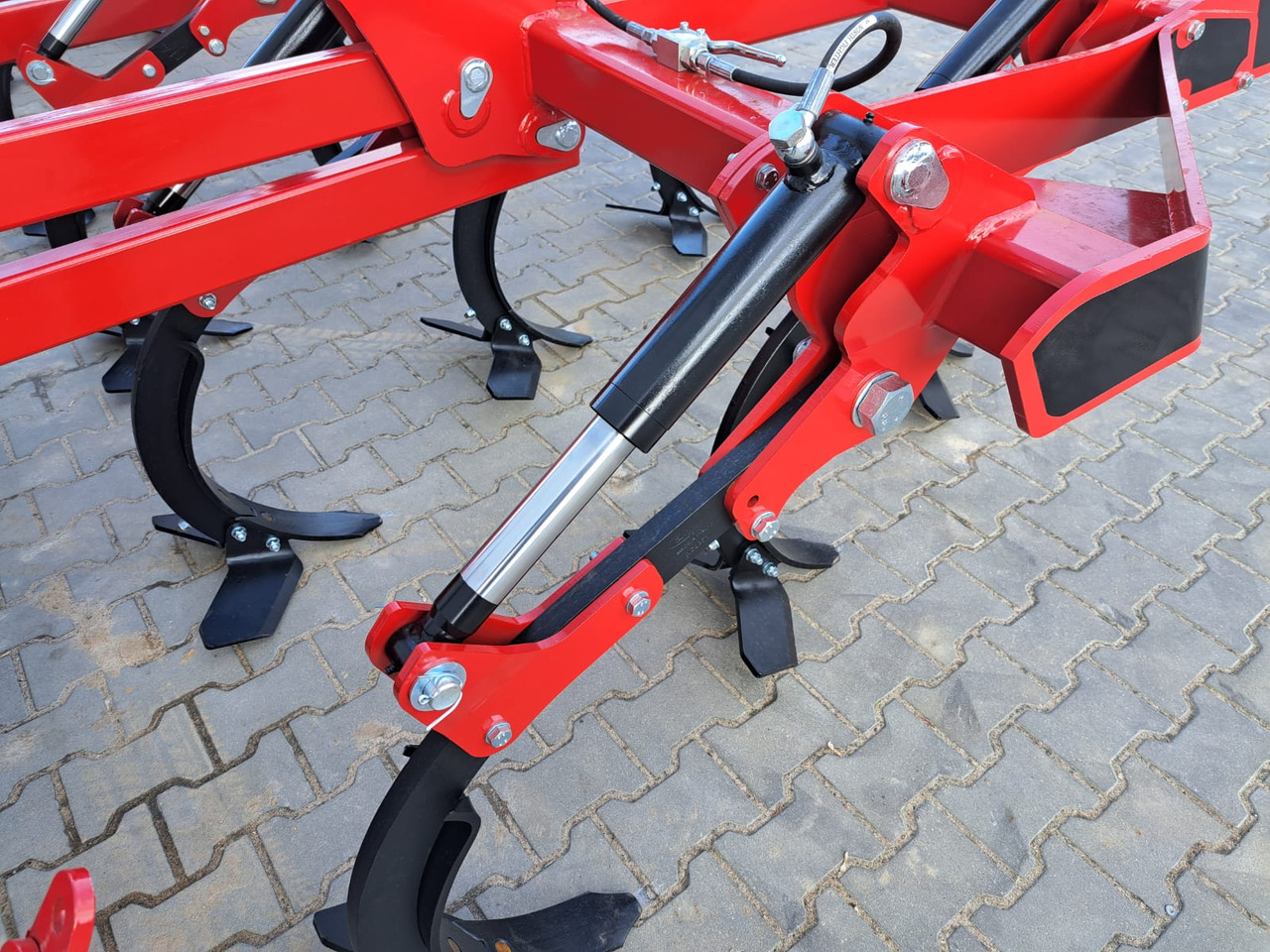 AMJ AGRO Porto 300 - Technik für Bodenbearbeitung: das Bild 4 AMJ AGRO Porto 300 - Technik für Bodenbearbeitung: das Bild 4