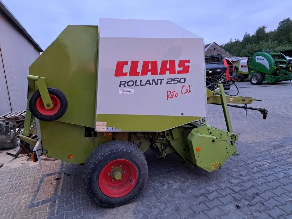 PRASA ROLUJĄCA CLAAS ROLLANT 250 RC 255 - Rundballenpresse: das Bild 2 PRASA ROLUJĄCA CLAAS ROLLANT 250 RC 255 - Rundballenpresse: das Bild 2