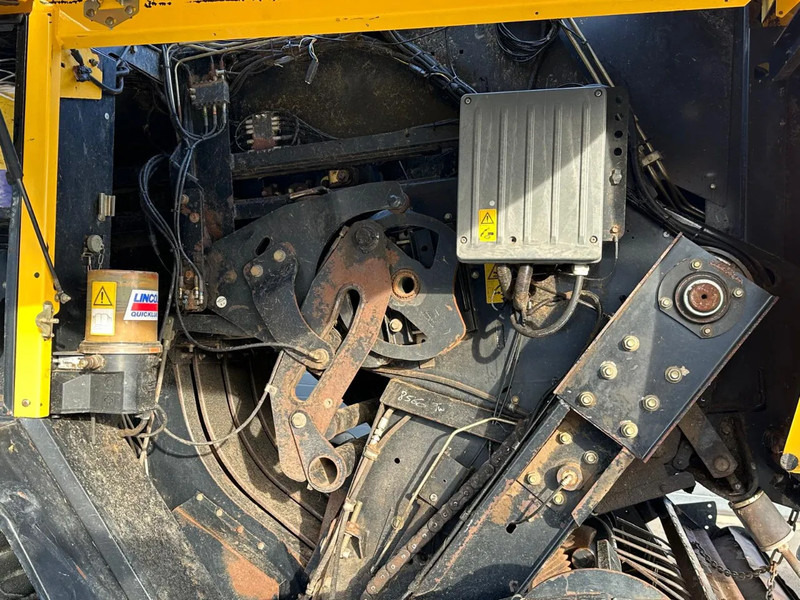 Landmaschine New Holland BB9060 CropCutter: das Bild 18