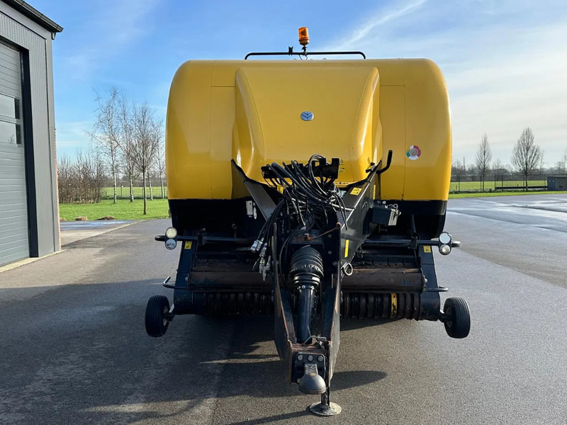 Landmaschine New Holland BB9060 CropCutter: das Bild 7