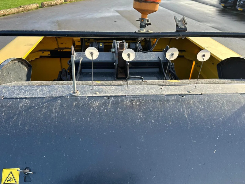 Landmaschine New Holland BB9060 CropCutter: das Bild 20