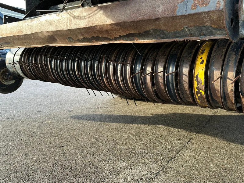 Landmaschine New Holland BB9060 CropCutter: das Bild 15