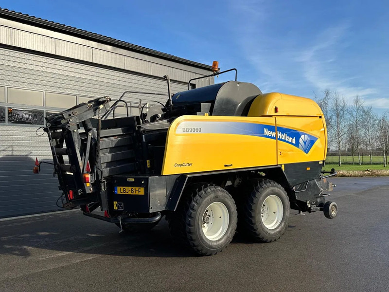 Landmaschine New Holland BB9060 CropCutter: das Bild 6