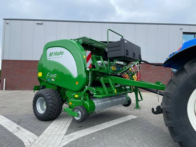 McHale F5400 - Rundballenpresse: das Bild 1 McHale F5400 - Rundballenpresse: das Bild 1