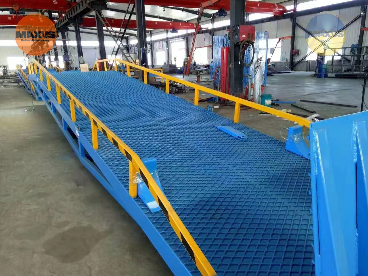 Maxus Mobilna Rampa załadunkowa 10ton/NEW mobile loading ramp with a capacity of 10 tons/NEUE mobile Ladebühne mit einer Kapazität von 10 Tonnen/Rampă mobilă de încărcare nouă cu capacitate de 10 tone/Maxus - Verladerampe: das Bild 3 Maxus Mobilna Rampa załadunkowa 10ton/NEW mobile loading ramp with a capacity of 10 tons/NEUE mobile Ladebühne mit einer Kapazität von 10 Tonnen/Rampă mobilă de încărcare nouă cu capacitate de 10 tone/Maxus - Verladerampe: das Bild 3