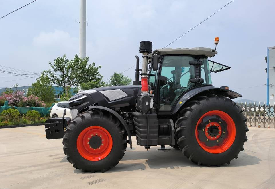 Traktor neu kaufen NEW MAXUS 280 HP 4x4 Tractor Warranty up to 10 YEARS НОВИЙ MAXUS 280 К.с. 4x4 Трактор Гарантія до 10 РОКІВ NOWY MAXUS 280 KM 4x4 ciągnik Gwarancja do 10 LAT: das Bild 1