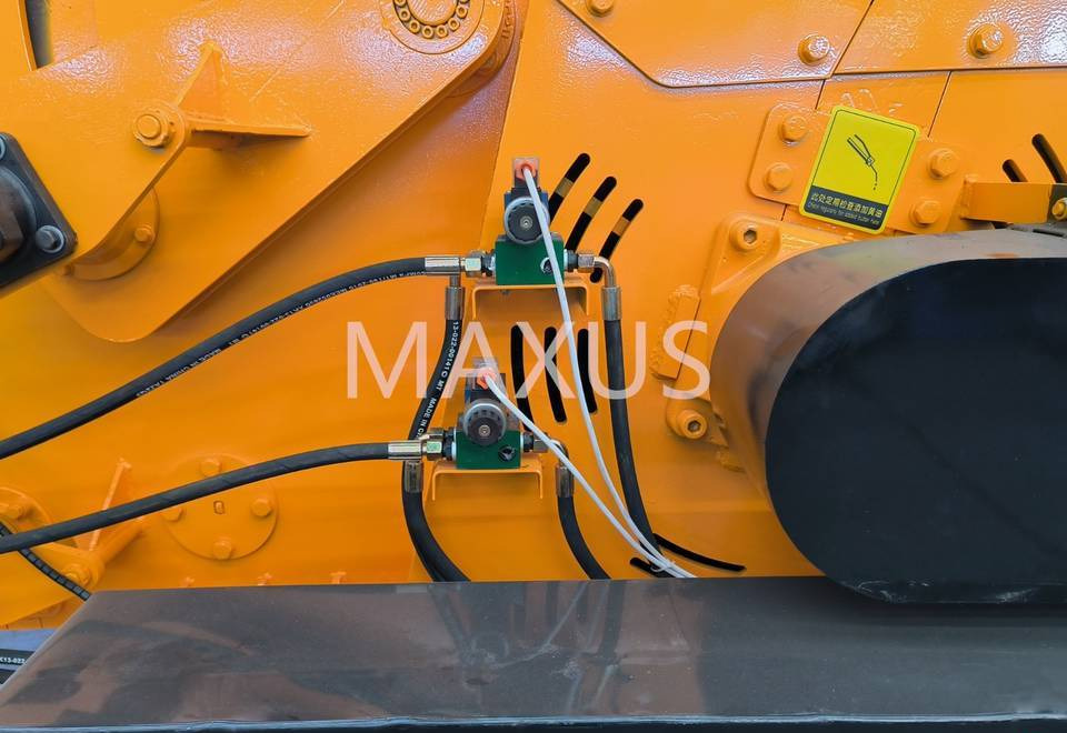 NEW MAXUS 320 HP Chipper 8T/h like Bandit Warranty НОВИЙ Ребак MAXUS 320 К.с. 8Т/год як Bandit Гарантія NOWY Rębak MAXUS 320 KM 8T/h jak Bandit Gwarancja – Leasing NEW MAXUS 320 HP Chipper 8T/h like Bandit Warranty НОВИЙ Ребак MAXUS 320 К.с. 8Т/год як Bandit Гарантія NOWY Rębak MAXUS 320 KM 8T/h jak Bandit Gwarancja: das Bild 6