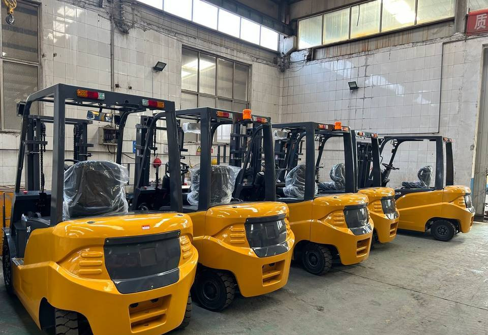 NEW MAXUS Electric Forklift 3500 kg Warranty up to 10 YEARS | НОВИЙ Електричний MAXUS вилковий навантажувач 3500 кг Гарантія до 10 РОКІВ - Elektrostapler: das Bild 1 NEW MAXUS Electric Forklift 3500 kg Warranty up to 10 YEARS | НОВИЙ Електричний MAXUS вилковий навантажувач 3500 кг Гарантія до 10 РОКІВ - Elektrostapler: das Bild 1