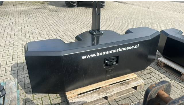 Gewichtenblok 2500 KG Ertscomposiet - Gegengewicht für Landmaschine: das Bild 5 Gewichtenblok 2500 KG Ertscomposiet - Gegengewicht für Landmaschine: das Bild 5