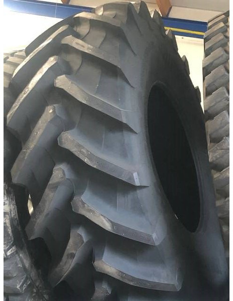 Trelleborg 650/85 R38 TM900 Hp - Felgen und Reifen für Landmaschine: das Bild 4 Trelleborg 650/85 R38 TM900 Hp - Felgen und Reifen für Landmaschine: das Bild 4