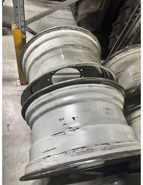 Valtra 15x30 velgen, rims - Felgen und Reifen für Landmaschine: das Bild 3 Valtra 15x30 velgen, rims - Felgen und Reifen für Landmaschine: das Bild 3