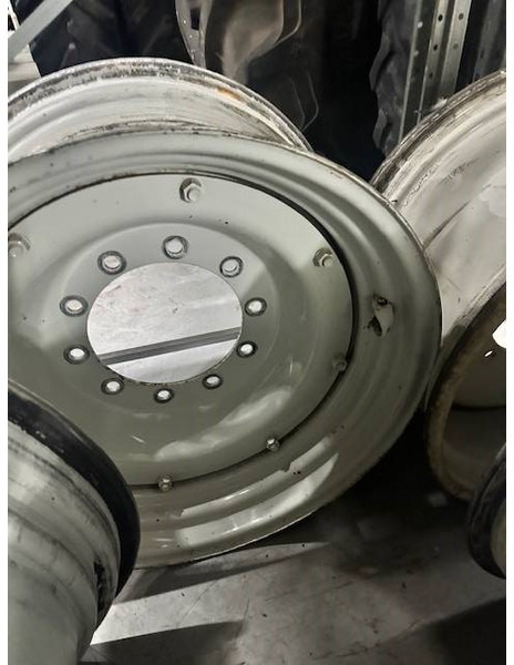 Valtra 15x30 velgen, rims - Felgen und Reifen für Landmaschine: das Bild 4 Valtra 15x30 velgen, rims - Felgen und Reifen für Landmaschine: das Bild 4