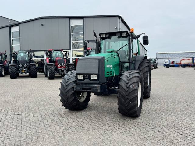 Valtra 8350 Hitech - Traktor: das Bild 5 Valtra 8350 Hitech - Traktor: das Bild 5