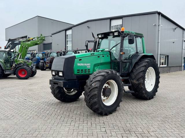 Valtra 8350 Hitech - Traktor: das Bild 3 Valtra 8350 Hitech - Traktor: das Bild 3