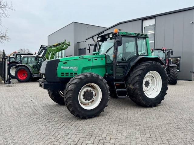 Valtra 8350 Hitech - Traktor: das Bild 2 Valtra 8350 Hitech - Traktor: das Bild 2