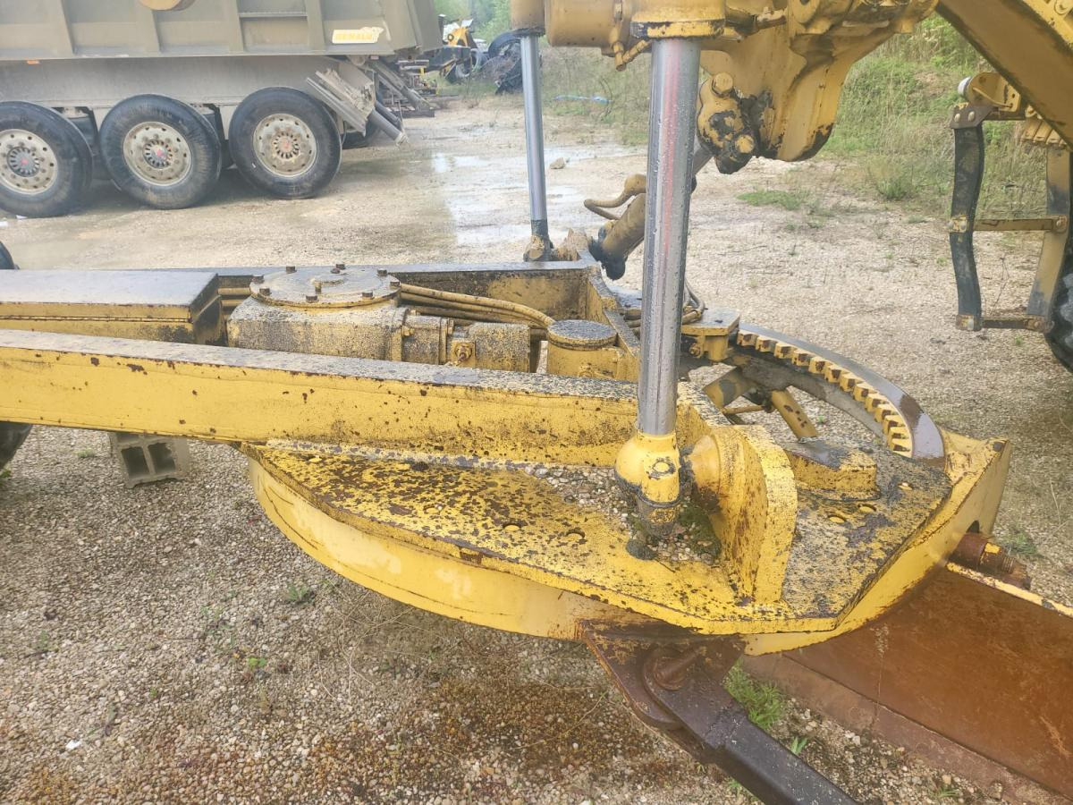 Grader Caterpillar 140G: das Bild 20
