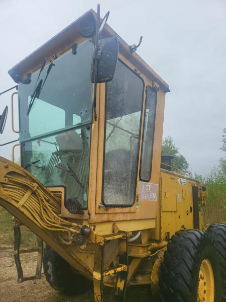Grader Caterpillar 140G: das Bild 12
