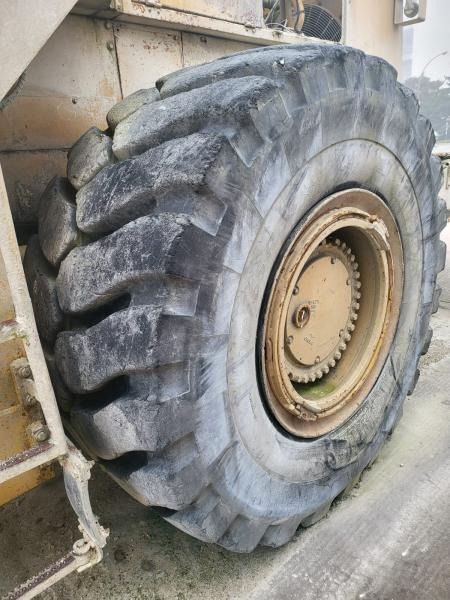 Radlader Caterpillar 988B: das Bild 16