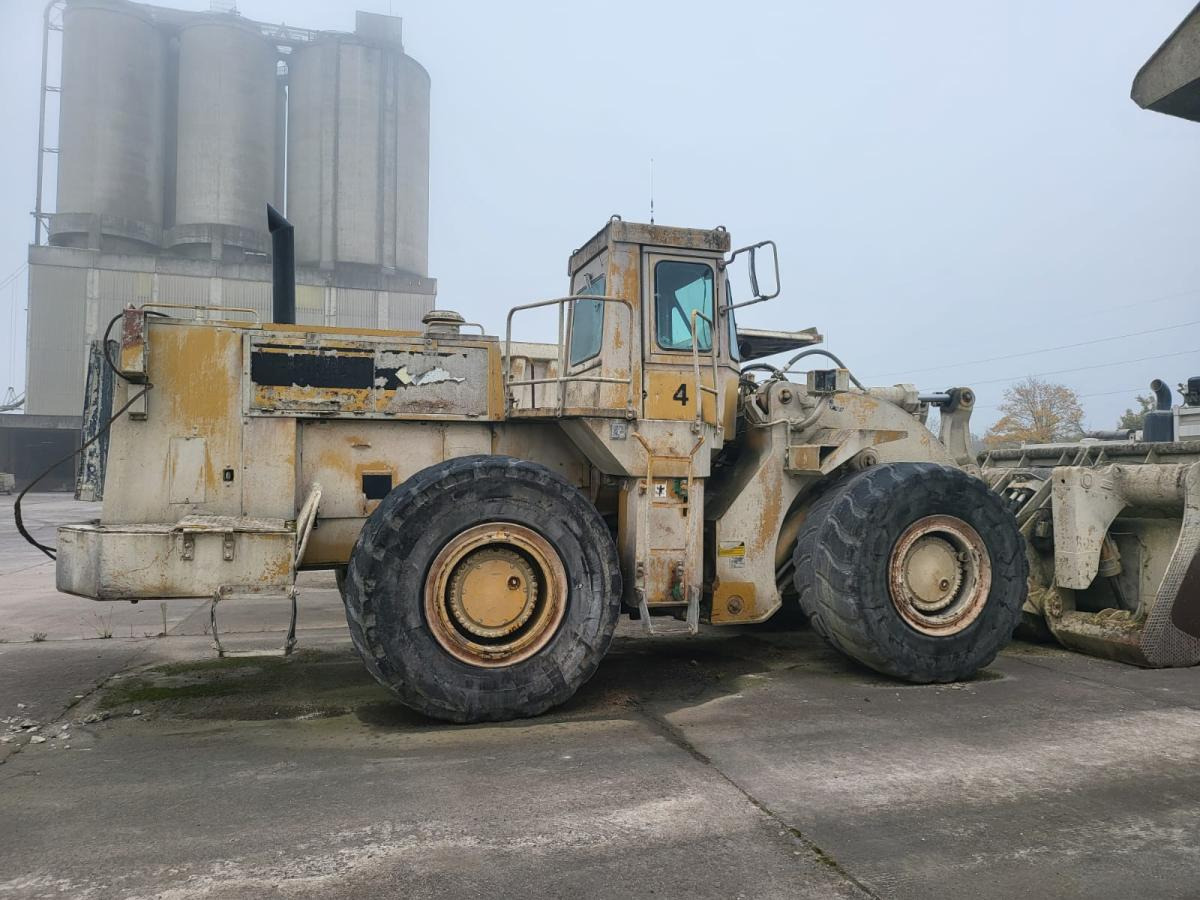 Radlader Caterpillar 988B: das Bild 8