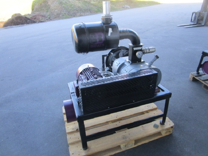 BARRATI VAKUUMPUMPE MIT GESTELL MIT ANSAUGFILTER UND SCHALLDÄMPFER - Verpackungsmaschine: das Bild 4 BARRATI VAKUUMPUMPE MIT GESTELL MIT ANSAUGFILTER UND SCHALLDÄMPFER - Verpackungsmaschine: das Bild 4
