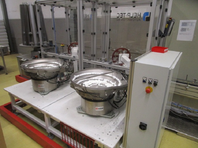 DECKEL ETIKETTIER ANLAGE SCHLEUTER GU 2 DO MIT 2xLÖFFELEINLEGESTATIONEN - Verpackungsmaschine: das Bild 3 DECKEL ETIKETTIER ANLAGE SCHLEUTER GU 2 DO MIT 2xLÖFFELEINLEGESTATIONEN - Verpackungsmaschine: das Bild 3