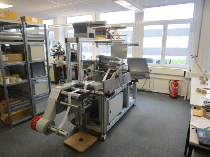 THERMOTRANSFER DRUCKSYSTEM MIT STANZE MPRINT MORLOCK LP 2000 (Drucken, Kaschieren, Stanzen) - Druckmaschine: das Bild 1 THERMOTRANSFER DRUCKSYSTEM MIT STANZE MPRINT MORLOCK LP 2000 (Drucken, Kaschieren, Stanzen) - Druckmaschine: das Bild 1