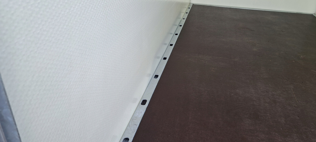 PRZYCZEPA KONTENER CARGO 4 BOX 3x1,5 DMC 2700 / CARGO CONTAINER TRAILER 4 BOX 3x1.5 DMC 2700 - Koffer Anhänger: das Bild 4 PRZYCZEPA KONTENER CARGO 4 BOX 3x1,5 DMC 2700 / CARGO CONTAINER TRAILER 4 BOX 3x1.5 DMC 2700 - Koffer Anhänger: das Bild 4