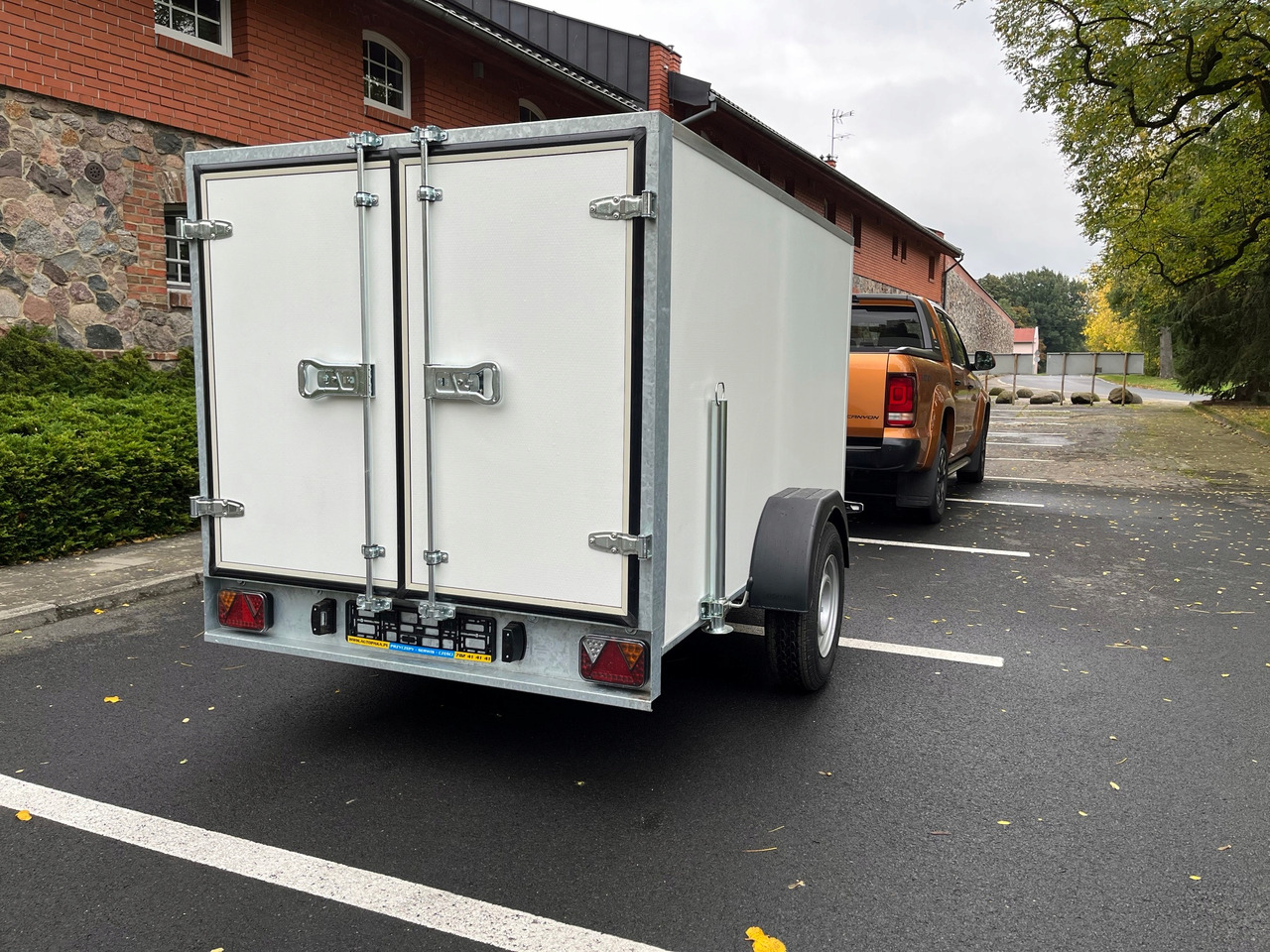 PRZYCZEPA KONTENER CARGO BOX 2,6 x 1,5 ZABUDOWANA / CARGO CONTAINER TRAILER BOX 2.6 x 1.5 ENCLOSED - Koffer Anhänger: das Bild 4 PRZYCZEPA KONTENER CARGO BOX 2,6 x 1,5 ZABUDOWANA / CARGO CONTAINER TRAILER BOX 2.6 x 1.5 ENCLOSED - Koffer Anhänger: das Bild 4