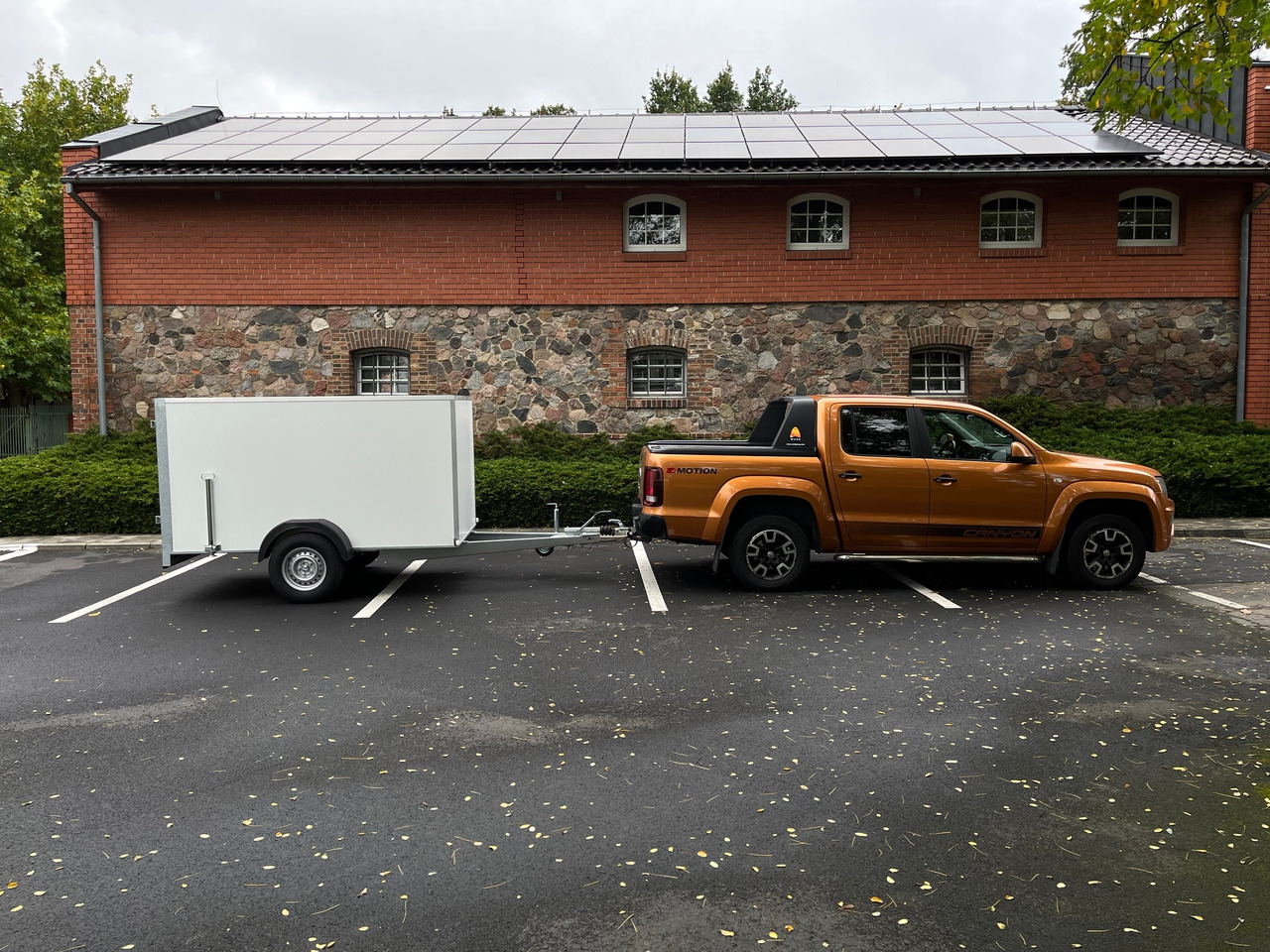 PRZYCZEPA KONTENER CARGO BOX 2,6 x 1,5 ZABUDOWANA / CARGO CONTAINER TRAILER BOX 2.6 x 1.5 ENCLOSED - Koffer Anhänger: das Bild 2 PRZYCZEPA KONTENER CARGO BOX 2,6 x 1,5 ZABUDOWANA / CARGO CONTAINER TRAILER BOX 2.6 x 1.5 ENCLOSED - Koffer Anhänger: das Bild 2