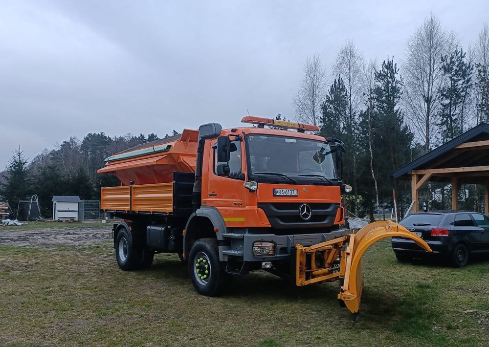 Mercedes-Benz Axor 1824 - Schneeräumfahrzeug: das Bild 4 Mercedes-Benz Axor 1824 - Schneeräumfahrzeug: das Bild 4