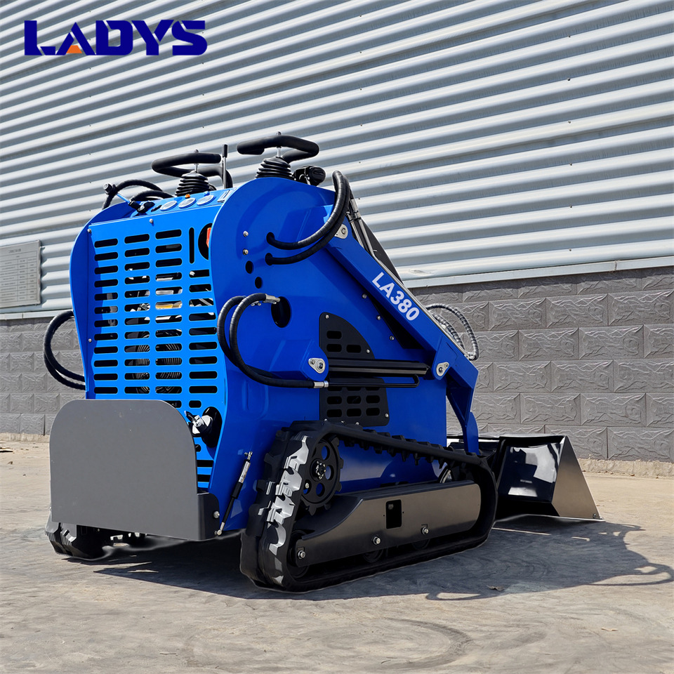 LADYS LA380 Mini Skid Steer Loader Compact Track Diesel Cheap Mini Skid Steer Loader For Sale With Mini Skid Steer Attachments 4 In 1 Bucket - Kompaktlader: das Bild 4 LADYS LA380 Mini Skid Steer Loader Compact Track Diesel Cheap Mini Skid Steer Loader For Sale With Mini Skid Steer Attachments 4 In 1 Bucket - Kompaktlader: das Bild 4