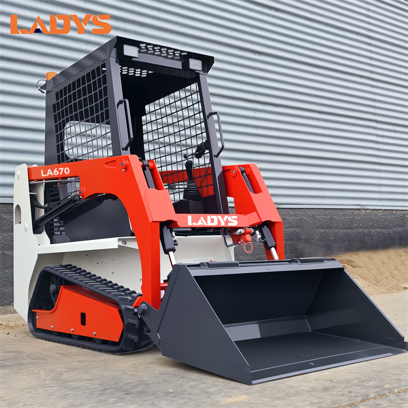 LADYS LA670 Mini Small Skid Steer Loader Compact Track Diesel Mini Skid Steer Loader For Sale With Small Mini Skid Steer Attachments 4 In 1 Bucket - Kompaktlader: das Bild 2 LADYS LA670 Mini Small Skid Steer Loader Compact Track Diesel Mini Skid Steer Loader For Sale With Small Mini Skid Steer Attachments 4 In 1 Bucket - Kompaktlader: das Bild 2
