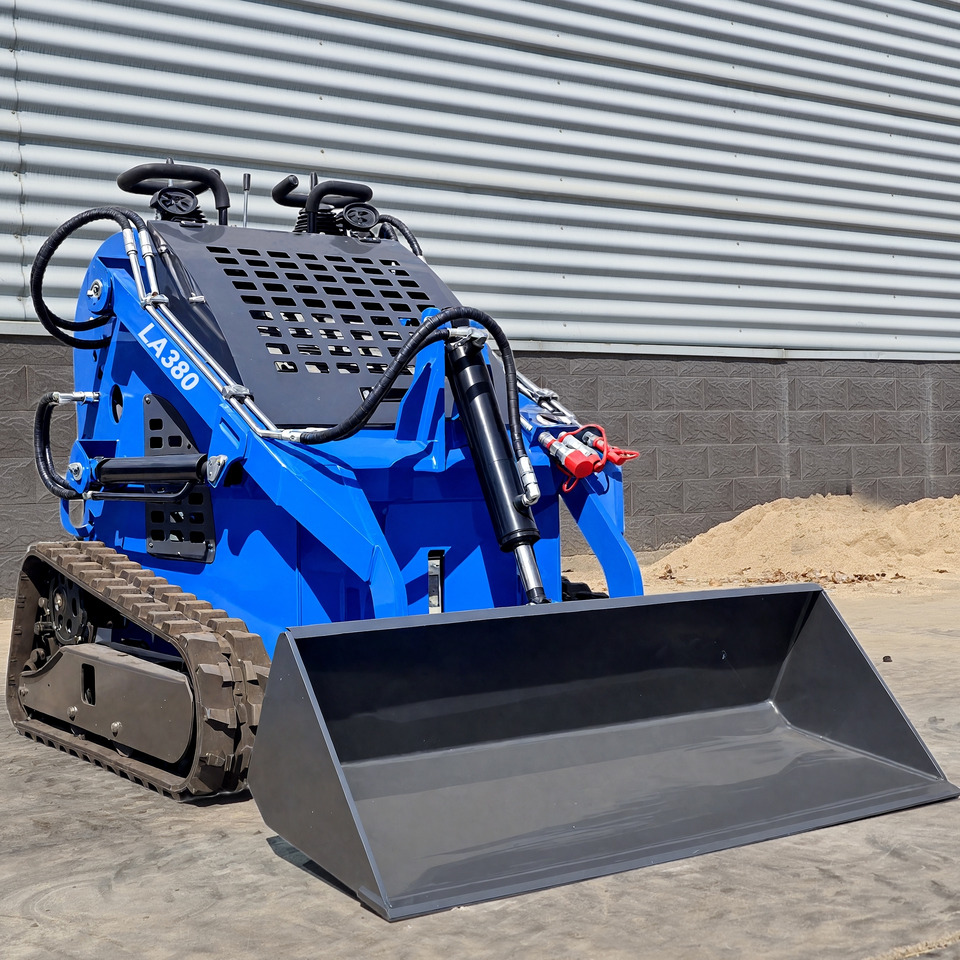 LEZUM Free Shipping Mini Skid Steer Loader Compact Track Electric/Diesel Chinese Mini Skid Steer Loader For Sale With Mini Skid Steer Attachments 4 In 1 Bucket - Kompaktlader: das Bild 3 LEZUM Free Shipping Mini Skid Steer Loader Compact Track Electric/Diesel Chinese Mini Skid Steer Loader For Sale With Mini Skid Steer Attachments 4 In 1 Bucket - Kompaktlader: das Bild 3