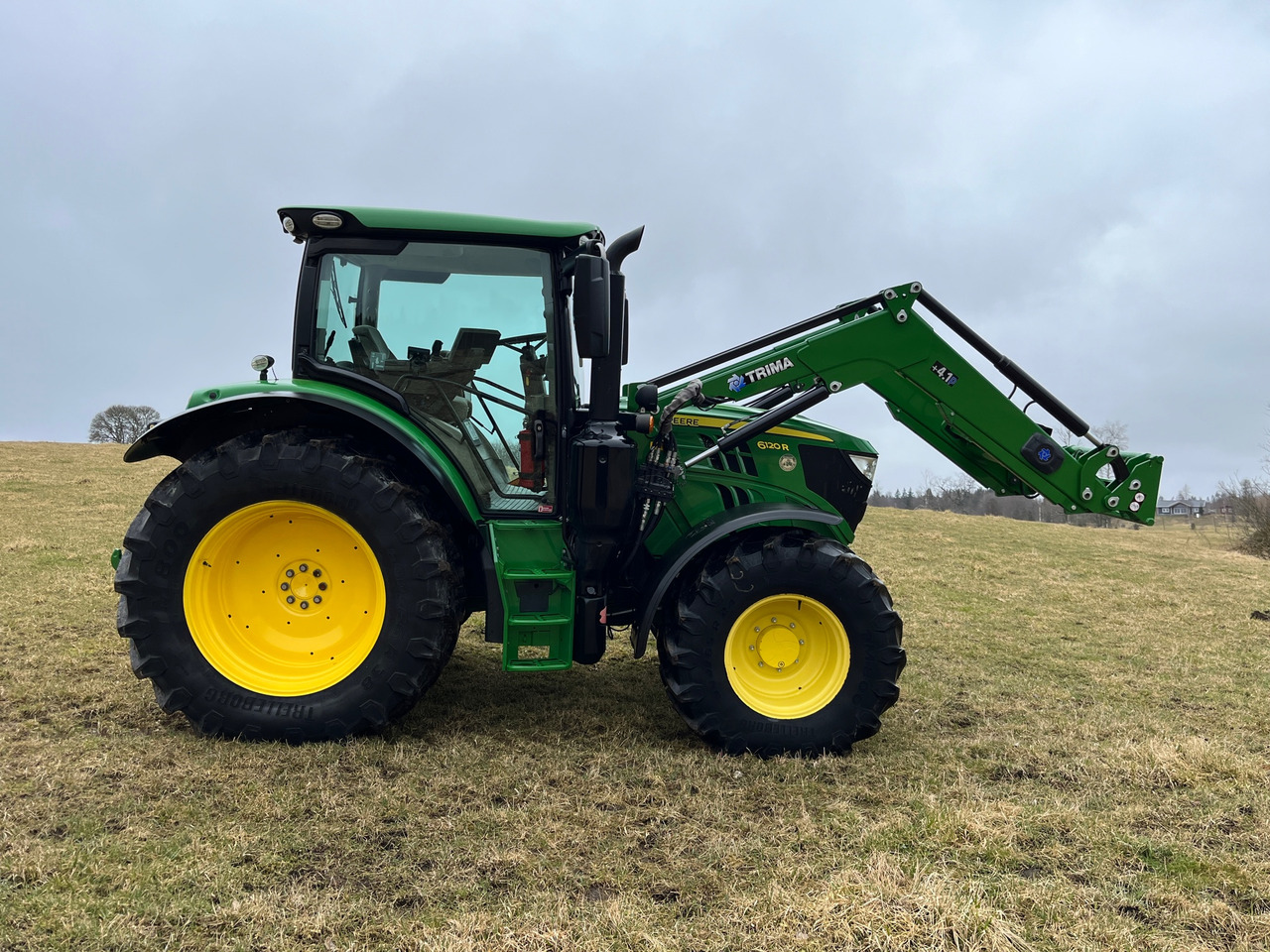 John Deere 6120R - Traktor: das Bild 2 John Deere 6120R - Traktor: das Bild 2