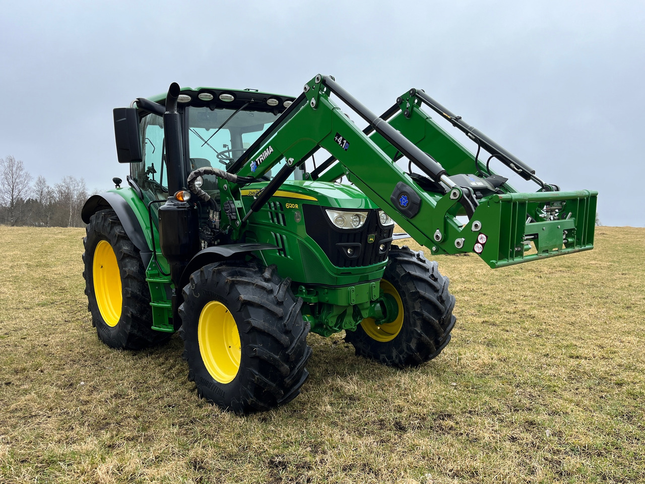 John Deere 6120R - Traktor: das Bild 1 John Deere 6120R - Traktor: das Bild 1