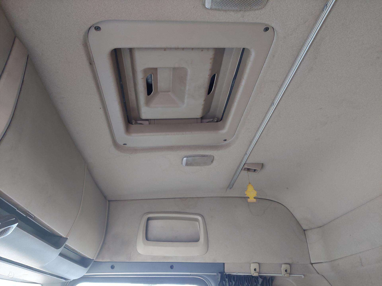 Holztransporter, Autokran Scania G480: das Bild 23