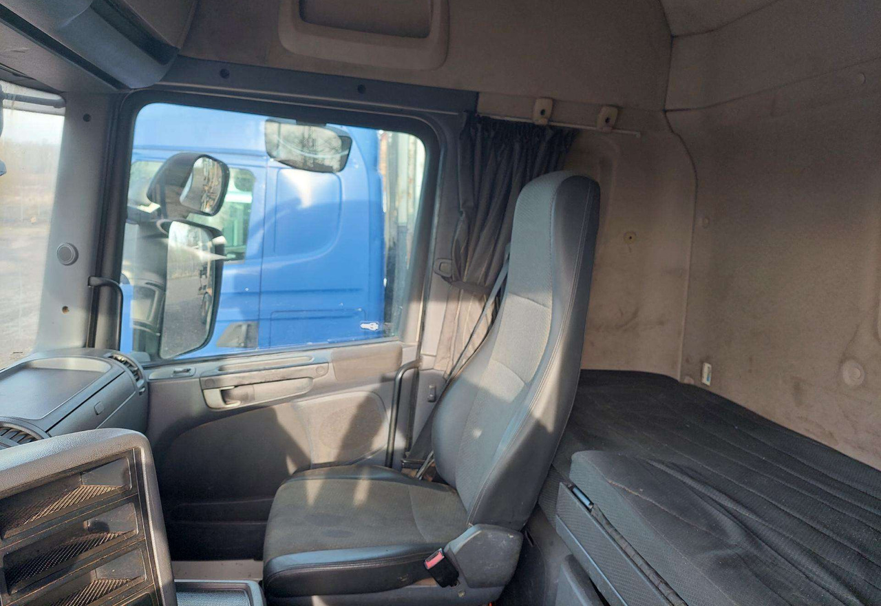 Holztransporter, Autokran Scania G480: das Bild 24