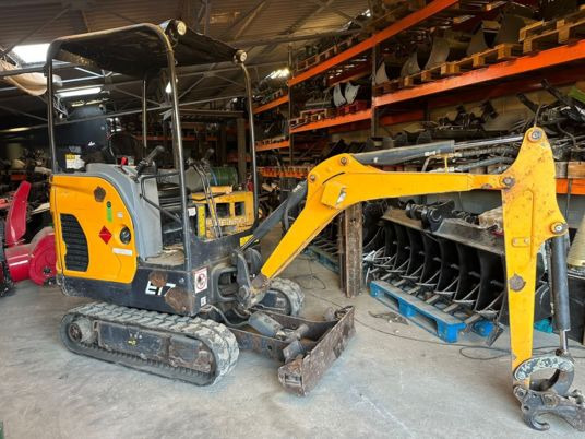 Bobcat E17 à 14 900 € HT - Minibagger: das Bild 1 Bobcat E17 à 14 900 € HT - Minibagger: das Bild 1