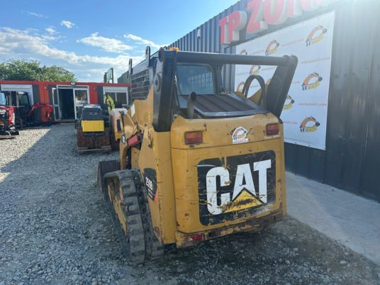 Caterpillar 259 B - 3 High Flow à 28500 € HT - Kompaktlader: das Bild 4 Caterpillar 259 B - 3 High Flow à 28500 € HT - Kompaktlader: das Bild 4
