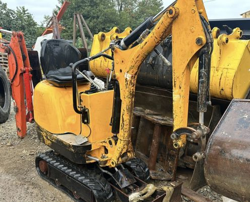 JCB 8008 CTS à 5900€ HT - Minibagger: das Bild 2 JCB 8008 CTS à 5900€ HT - Minibagger: das Bild 2
