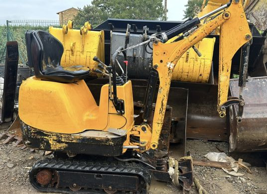 JCB 8008 CTS à 5900€ HT - Minibagger: das Bild 1 JCB 8008 CTS à 5900€ HT - Minibagger: das Bild 1