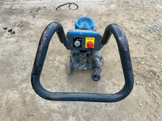 Ponceuse de sol TYROLIT FGE 270 HD - Baugeräte: das Bild 5 Ponceuse de sol TYROLIT FGE 270 HD - Baugeräte: das Bild 5