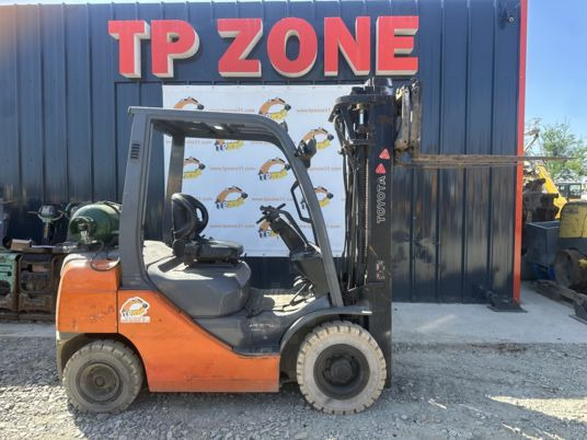 Toyota Tonéro 2t5 à 9900 € HT - Treibgasstapler: das Bild 1 Toyota Tonéro 2t5 à 9900 € HT - Treibgasstapler: das Bild 1