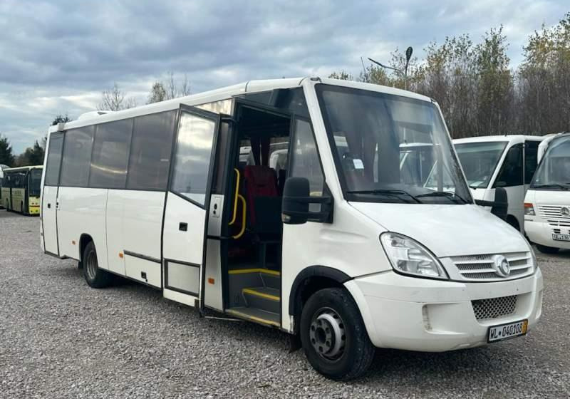 Iveco Daily Kutsenits 2011 Rossero, Prodig - Kleinbus, Personentransporter: das Bild 1 Iveco Daily Kutsenits 2011 Rossero, Prodig - Kleinbus, Personentransporter: das Bild 1