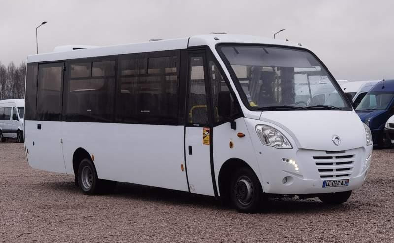 Iveco Kapena Thesi 34 EURO V *daily*wing*mediano - Überlandbus: das Bild 1 Iveco Kapena Thesi 34 EURO V *daily*wing*mediano - Überlandbus: das Bild 1