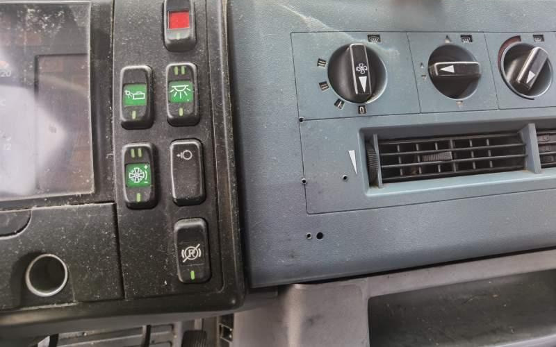 Überlandbus Mercedes-Benz Vario 815D 39 miejsc DWIE SZTUKI: das Bild 14