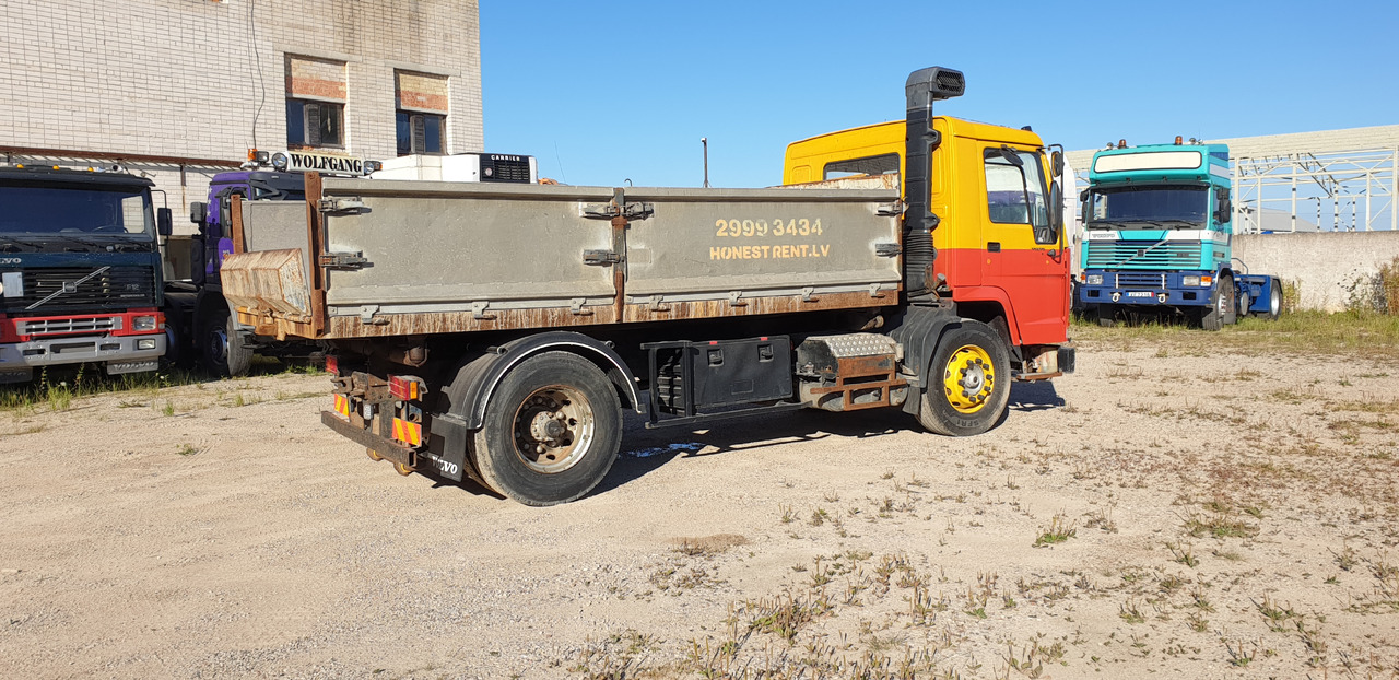 VOLVO FL 7 - Kipper: das Bild 2 VOLVO FL 7 - Kipper: das Bild 2