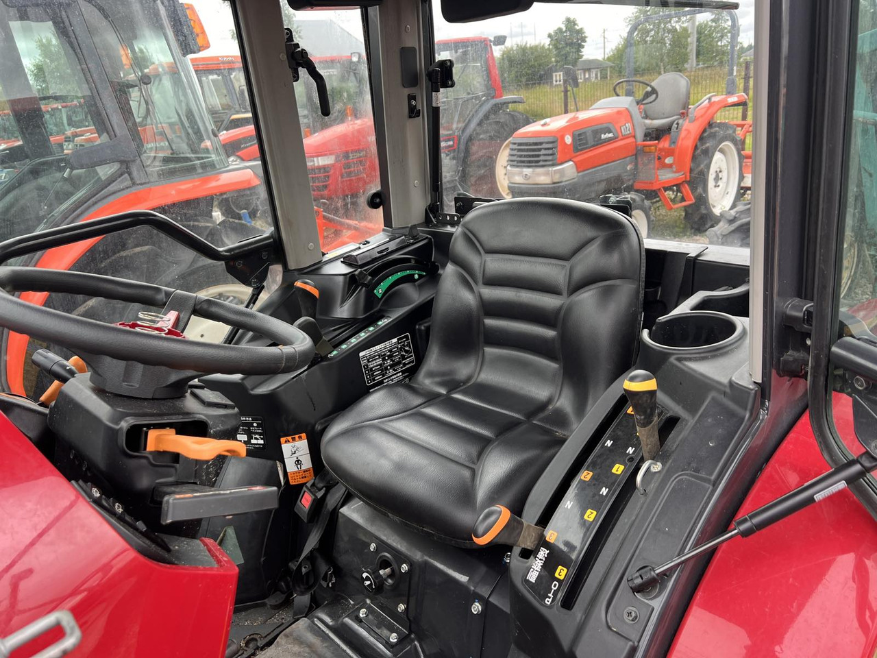 Yanmar YT225 - Kleintraktor: das Bild 3 Yanmar YT225 - Kleintraktor: das Bild 3