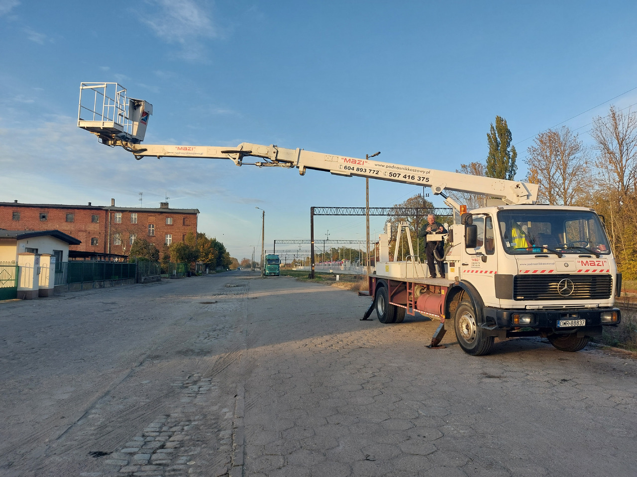 Wumag Mercedes 1414, 400V Wumag WT220 hydraulik - LKW mit Arbeitsbühne: das Bild 4 Wumag Mercedes 1414, 400V Wumag WT220 hydraulik - LKW mit Arbeitsbühne: das Bild 4